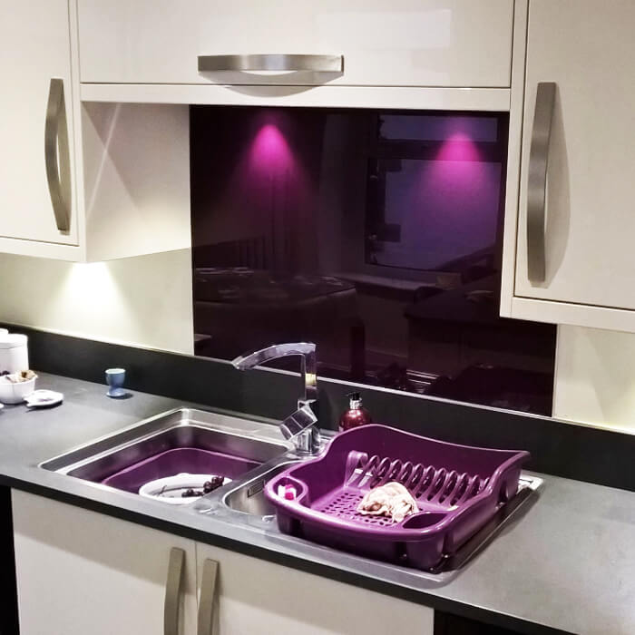 Gekleurde keuken achterwand helder glas